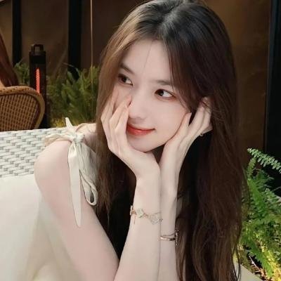 实力派歌手被曝与前任深夜同框，长达一周豪宅门口画面流出